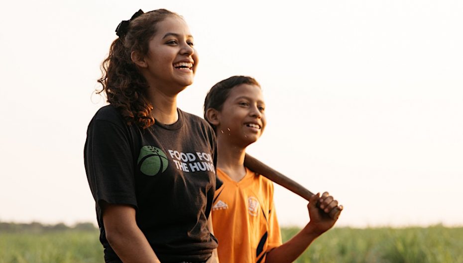 Takimi i rastësishëm me një fëmijë bashkon vajzën me babain pas 21 vitesh