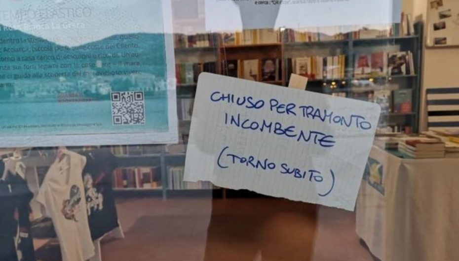 Libërdhënësi mbyll çdo ditë dyqan për të parë muzgun