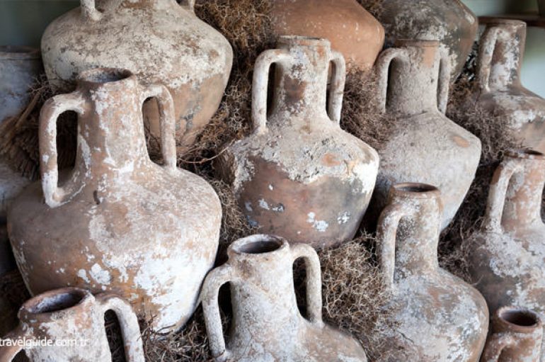 Ekspedita shqiptaro-amerikane zbulon 22 amfora të lashta në brigjet shqiptare