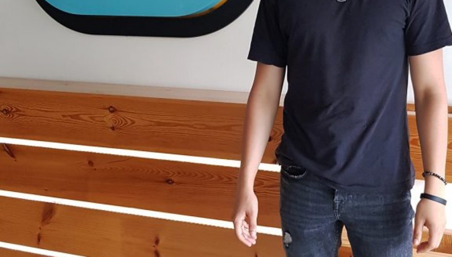 Besmiri, i riu që frymëzon njerëzit me fotot e tij