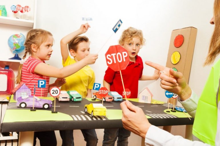 Fëmijët kanë nevojë për kufizime. Teknika për t’i mësuar ata të rregullojnë vetveten