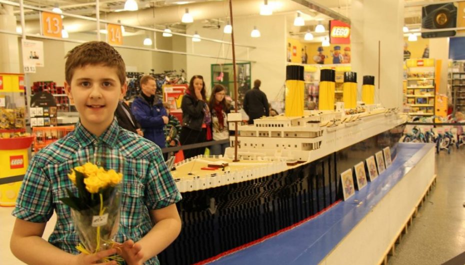 Djali autik ndërton anijen më të madhe në botë, na mëson të besojmë në ëndrra