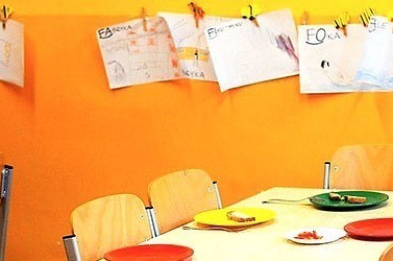 Rregulla të çuditshme të institucioneve arsimore