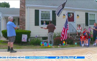 3-vjeçari i mbyllur në spital prej sëmundjes, njerëzit shfaqen në dritaren e tij për ta argëtuar