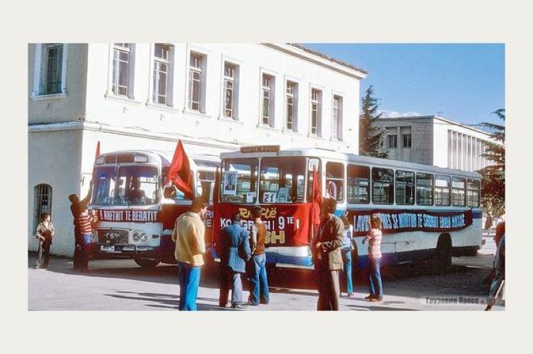 Retro, këtu mblidhen të gjithë “makino-fanatikët”!