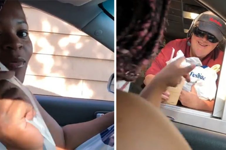 Shoferja surprizon punonjësen e ushqimit të shpejtë me një fustan të ri dhe një kartë dhurate