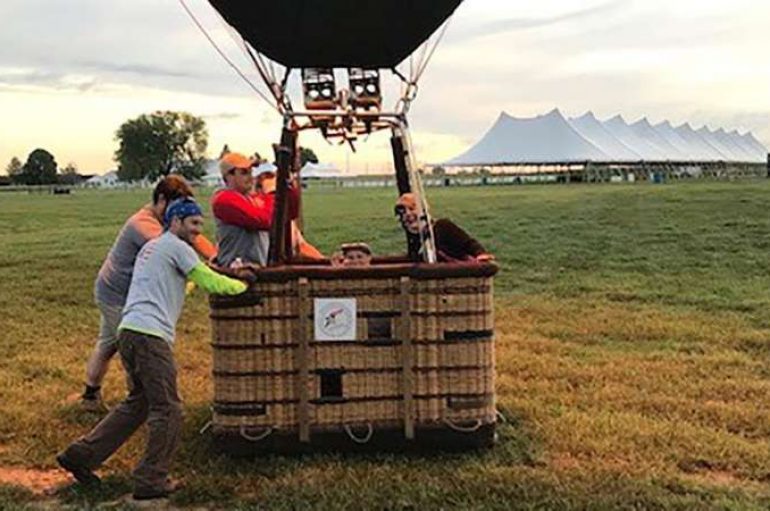 Në moshën 102 vjeçare, i moshuari realizon një ëndërr të përjetshme