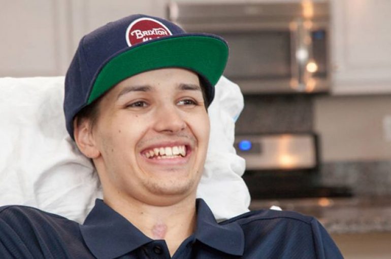 Personi i parë i paralizuar i trajtuar me qelizat burimore rifitoi lëvizjen