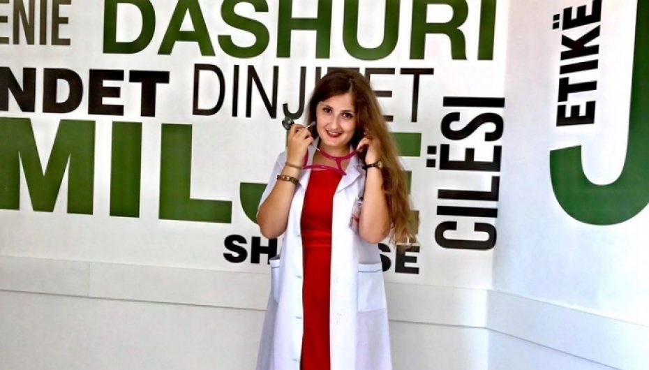 Aurela, studentja që pëfundon universitetin me 10-ta