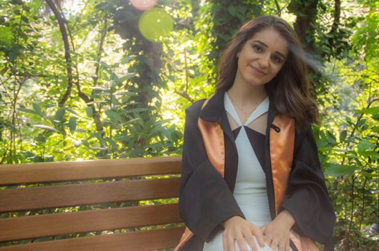 Vajza ekselente nga Shkodra, thyen record në një universitet në Stamboll