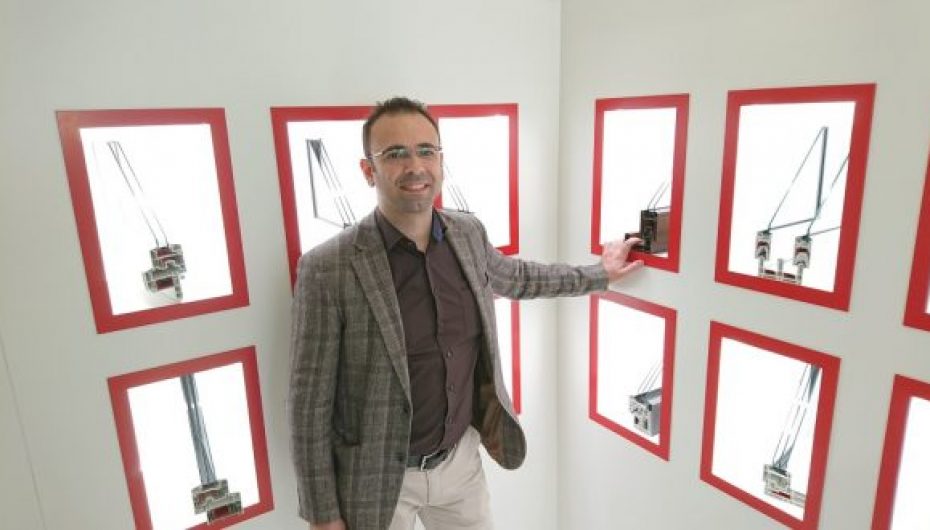 Një shqiptar themelon kompaninë që prodhon dyer e dritare në Zvicër