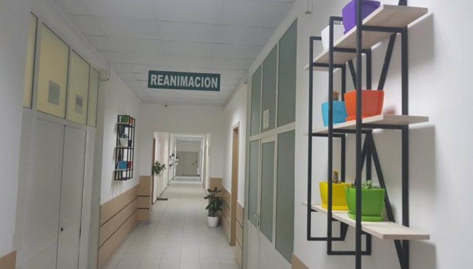 Fier, mjeku transformon spitalin me shpenzimet e veta