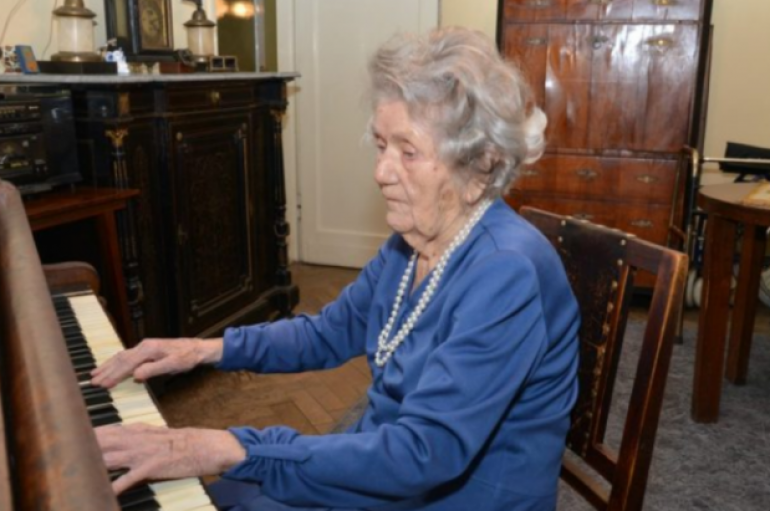 Pianistja 108 vjeçare më e talentuara në Poloni