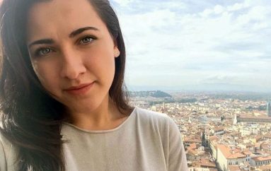 Infermierja shqiptare më e njohur në Toscana, shpëton jetën e 2 grave italiane në tramvaj dhe aeroplan