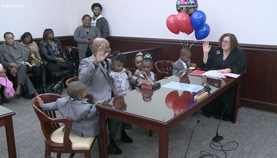 Babai beqar birëson 5 motra nën 5 vjeç, që të qëndrojnë së bashku