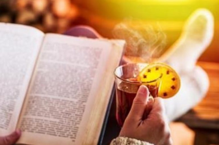 Studimi: Njerëzit që qëndrojnë më shumë në shtëpi janë më inteligjentë