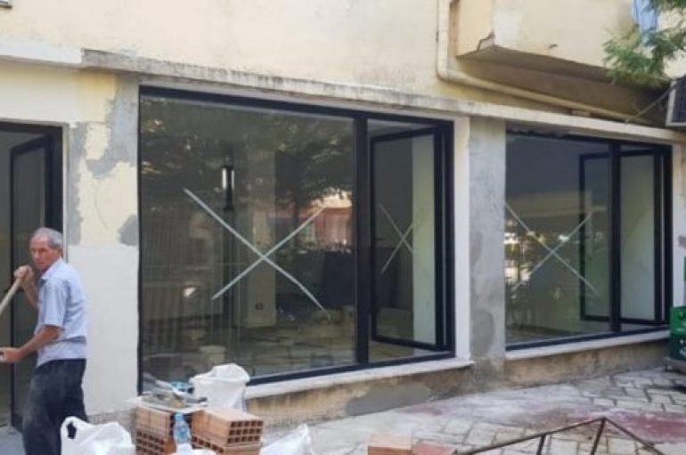 Lapraka me bibliotekë të re