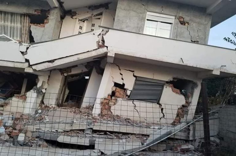 Tërmet i fuqishëm me viktima, rajoni solidarizohet me Shqipërinë