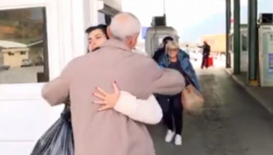 Dikur e mbajti gjatë luftës, familja nga Deçani strehon familjen nga Durrësi