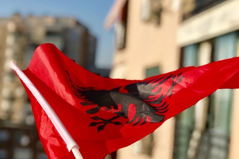 Nisma “Valvit Flamurin”, dhjetra qytetarë përgjigjen!