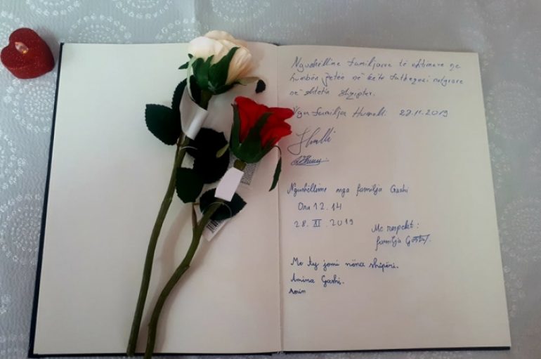 ‘’Me ty jemi, nëna Shqipëri’