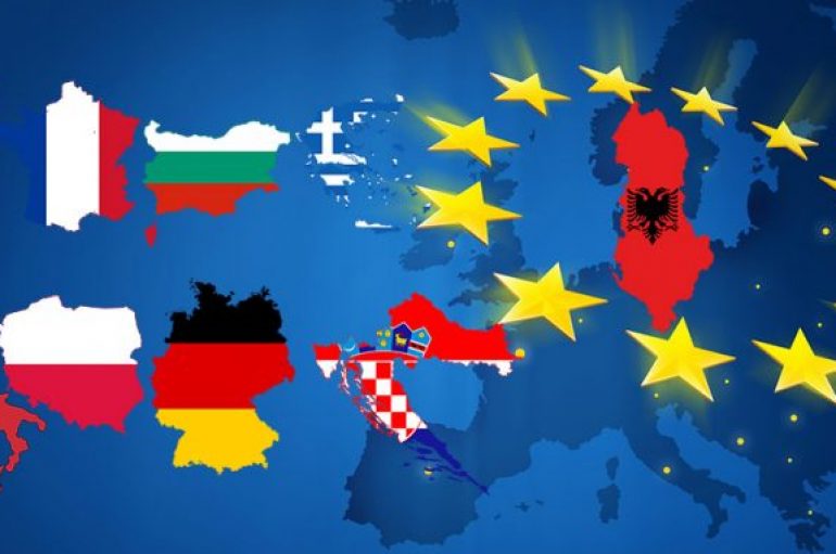 107 vjetori i pavarësisë, BE mesazh për Shqipërinë: Jemi pranë popullit shqiptar