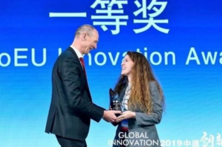 25 vjeçarja shqiptare fiton çmimin e parë në Samitin Botëror të Inovacionit në Kinë