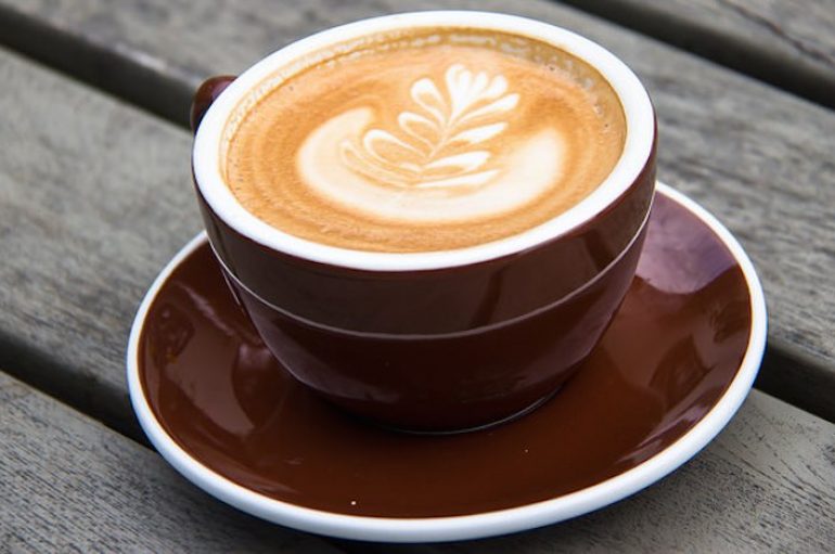 Kafeina mund të kompensojë disa rreziqe shëndetësore