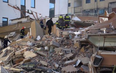 Biznesmeni nga Zvicra dërgon shtëpi për strehim të familjeve të prekura nga tërmeti