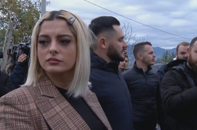 Tërmeti/ Pasi mbledh gati 100 mijë dollar Bebe Rexha vjen në Shqipëri: Nuk do ta harroj kurrë nga vij