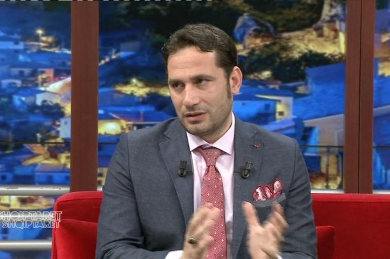 Elvis Naçi mbledh 5 milionë euro për familjet e dëmtuara nga tërmeti: Ja sa shtëpi do të ndërtojmë