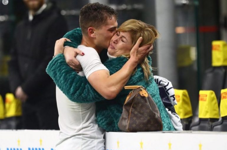 17-vjeçari që theu rekordin, pas golit me Interin vrapon të përqafojë mamanë në stadium