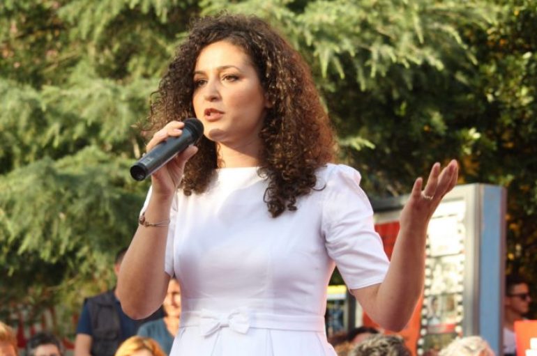 Abuzimi me 15 vjeçaren/ Silva Caka: Sistemi arsimor i kalbur, në shkolla duhet të përfshihet edukata seksuale