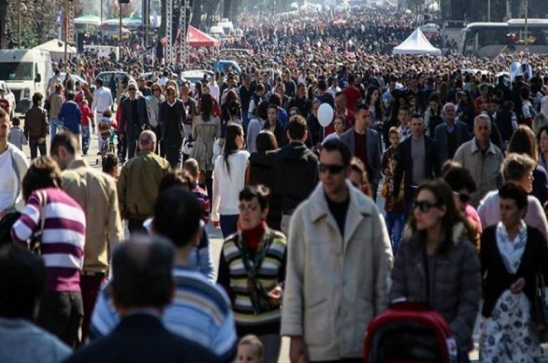 Jetëgjatësia e shqiptarëve në rritje, por ja kush është qyteti europian ku njerëzit jetojnë më gjatë sipas Eurostat