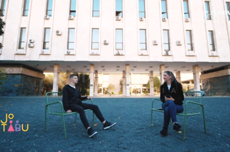 “Jo Tabu” vjen ndryshe, pëlqimet e para dhe të dashurën e zemrës mund t’ua rrëfesh prindërve