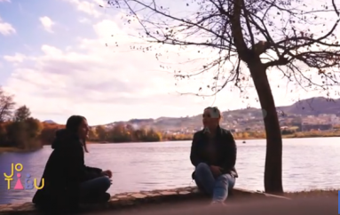 “Jo Tabu” Gazetarja Anduela Ndreu: Nuk jam shoqe e vajzës, jam vetëm prind i saj