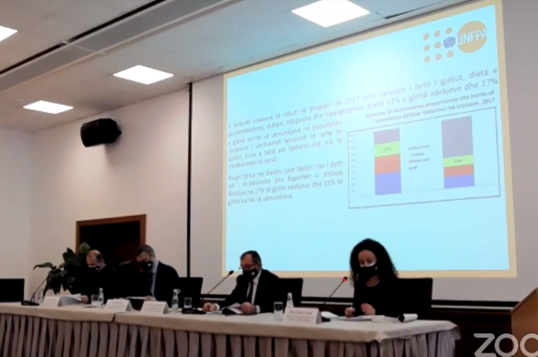 SISTEMI SHËNDETSOR NË UDHËKRYQ!