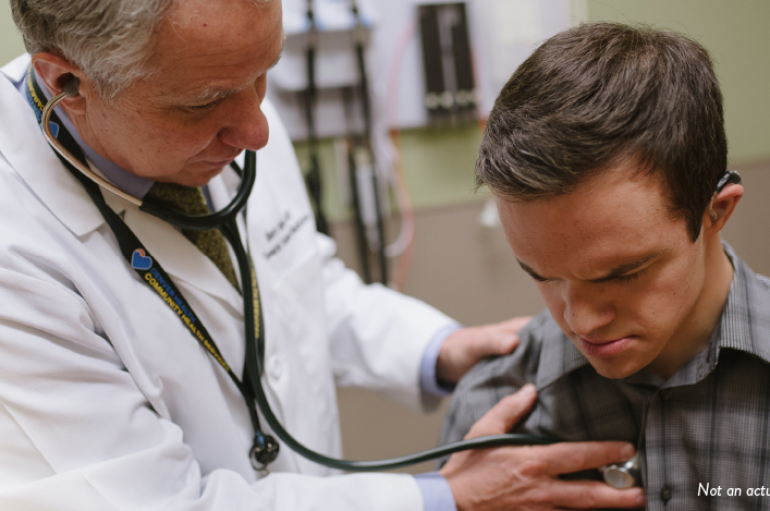 Pandemia “frenoi” vizitat te mjeku, rriti kontrollet e syve te okulistët