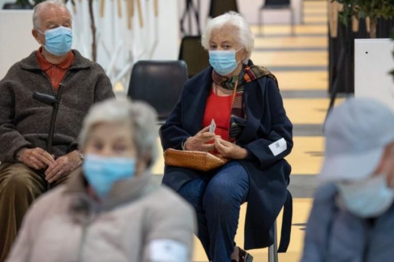 COVID preku moshat e treta! Përveç shëndetit, të moshuarit vuajnë problemet ekonomike dhe sociale