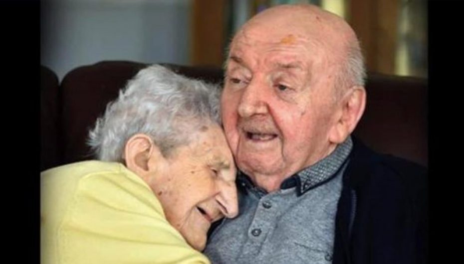 Dashuria e vërtetë ekziston, nëna 98-vjeçe bashkohet me djalin e saj 80-vjeçar në azil