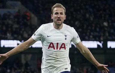 Kane bëhet golashënuesi i dytë më i mirë i “Tre Luanëve”, 4 gola larg rekordit të Rooney