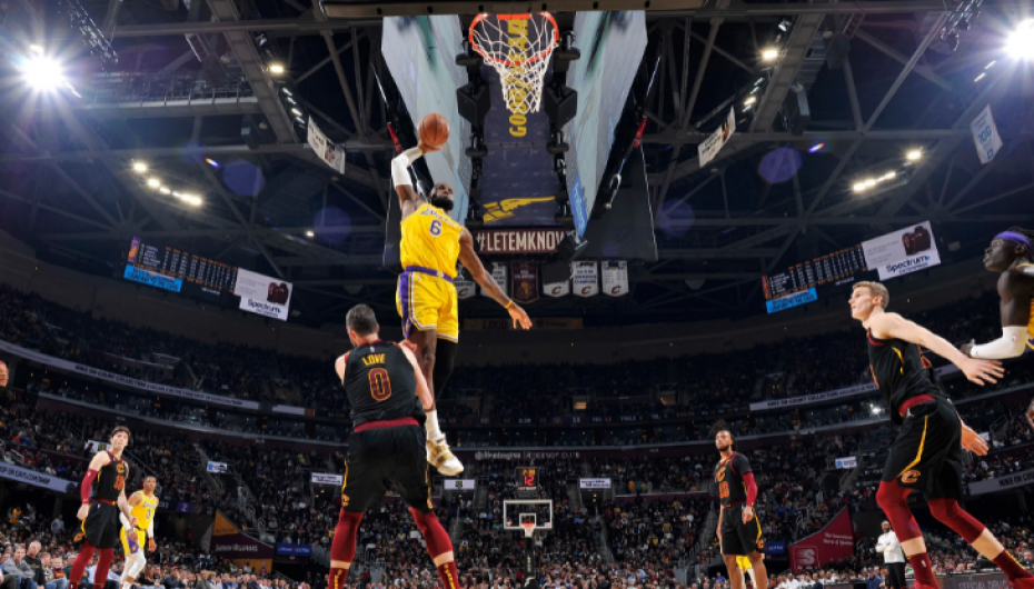 Lebron Xhejms bën rikthim madhështor, 37-vjeçari do jetë “dora e artë” e NBA-së