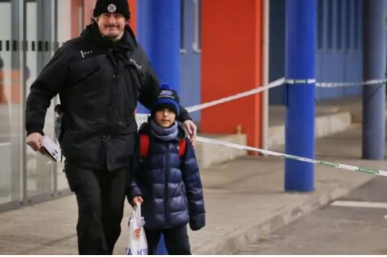 U largua nga lufta i vetëm, 11 vjeçari: Shpresa për paqe më solli këtu