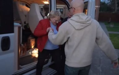 I ndau lufta, nënë e bir u ribashkuan pas 3 mijë kilometrash udhëtim