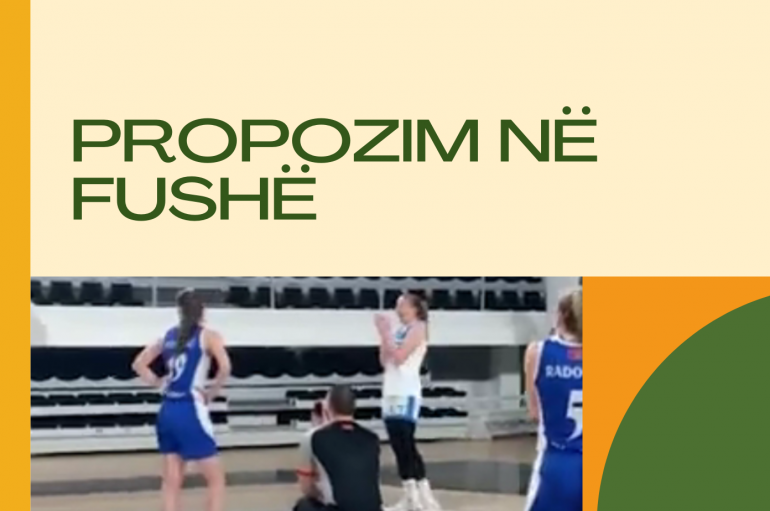 Foto të bukura/ Një propozim për martesë në ndeshjen e basketbollit