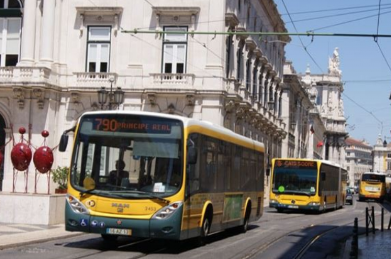 Ky është qyteti që ofron transport publik falas për të moshuarit dhe të rinjtë (Foto të bukura)