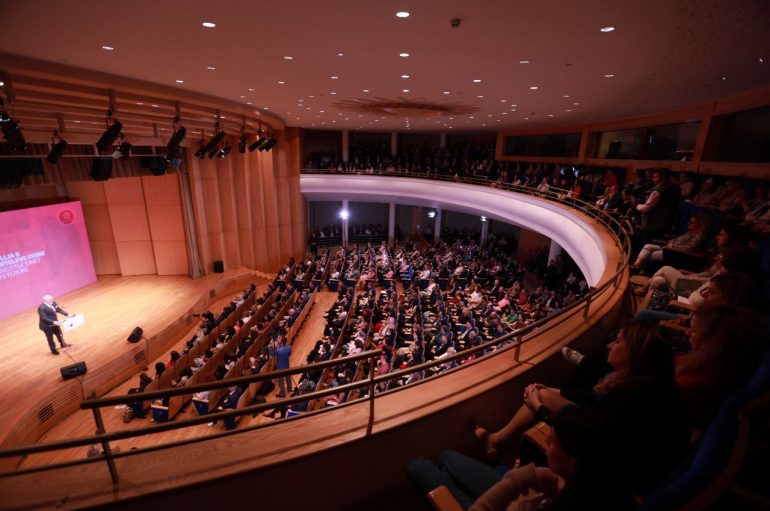 Shteti në “xhep” me e-Albania! Nga 1 maji mbyllen sportelet, dokumentet vetëm online