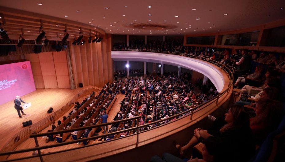 Shteti në “xhep” me e-Albania! Nga 1 maji mbyllen sportelet, dokumentet vetëm online