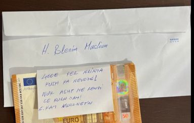 Foto të bukura/ Imami gjen zarfin me 500 euro në derë: Koha t’u gjendemi pranë të varfërve