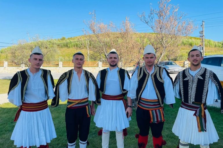 Njihuni me 5 të rinjtë që ruajnë traditën e iso-polifonisë